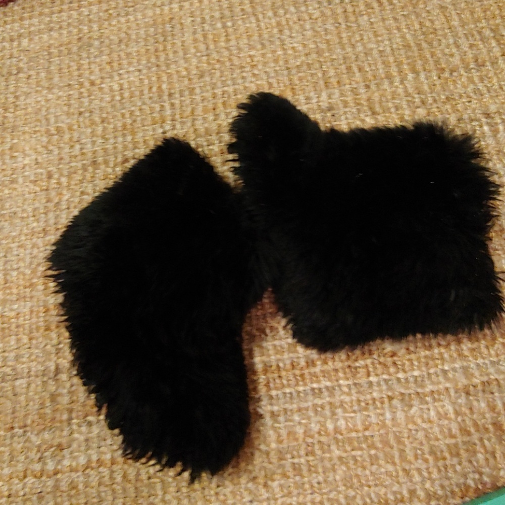Furry boots - Picture 3 of 3